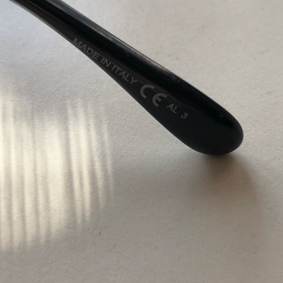 Woman Authentic Givenchy sunglasses! - Picture 5 of 7